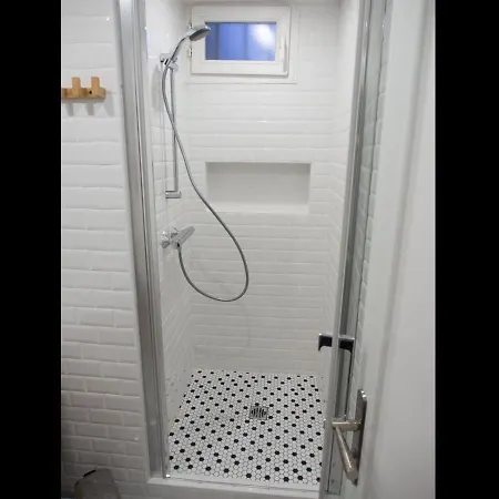 Charmant Appartement Au Coeur De Toulon דירה *